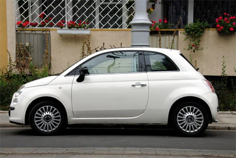 weißer Fiat 500 – Beispiel für Gebrauchtwagenankauf Beverungen